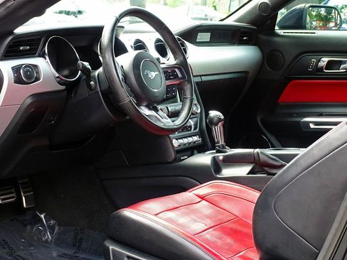 Used 2017 Ford Mustang GT Premium w/ Equipment Group 401A RWD image 24