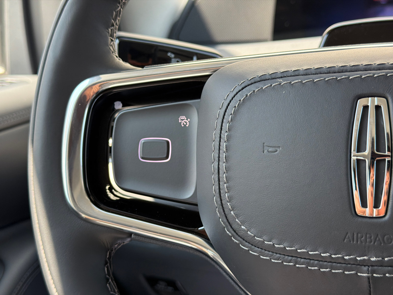 New 2027 Lincoln Navigator Premiere AWD/4WD image 23