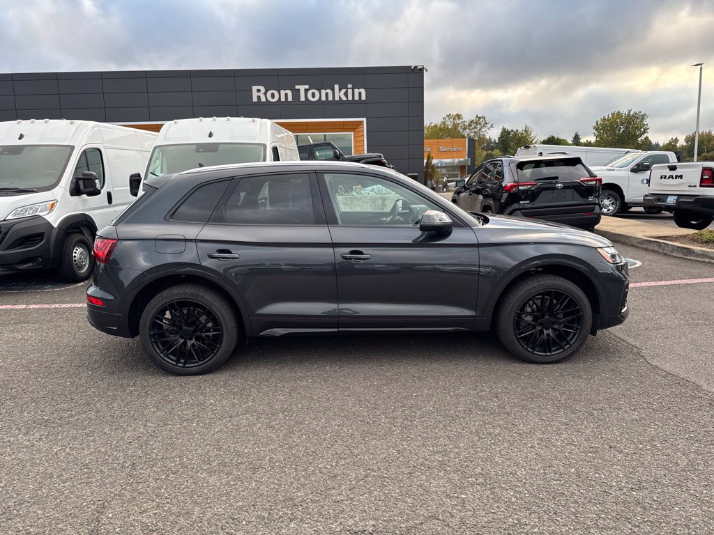 Used 2021 Audi Q5 2.0T Premium w/ Convenience Package AWD/4WD image 9
