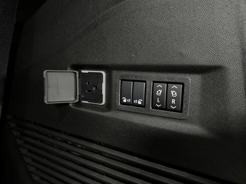 New 2026 GMC Yukon Denali w/ Sun & Power Step Package image 62