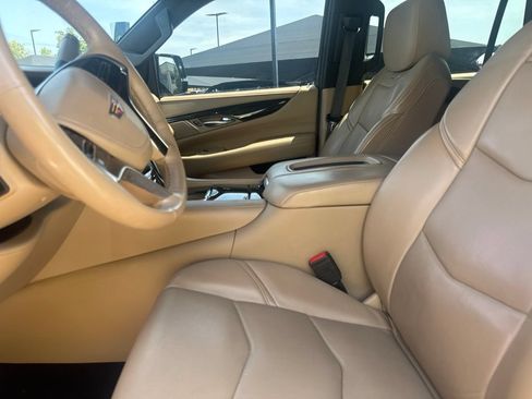 Used 2019 Cadillac Escalade Platinum AWD/4WD image 5