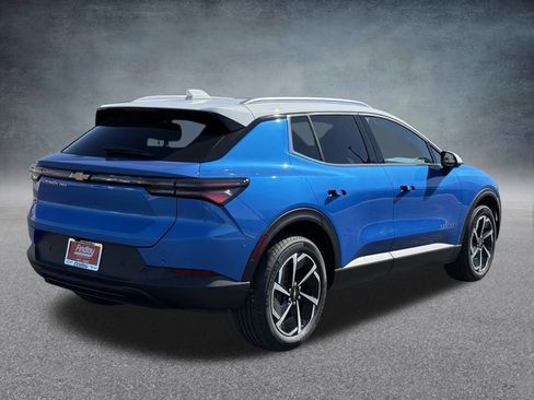 New 2026 Chevrolet Equinox EV LT image 3