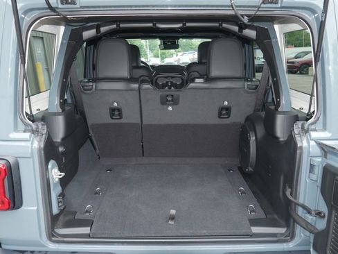 Used 2024 Jeep Wrangler Unlimited Rubicon AWD/4WD image 11