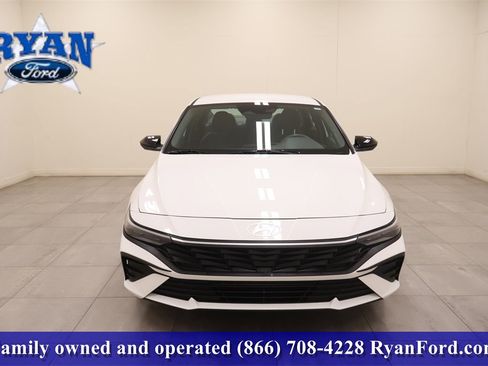 Used 2025 Hyundai Elantra Sport image 7