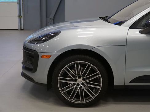 Certified 2026 Porsche Macan AWD/4WD image 16