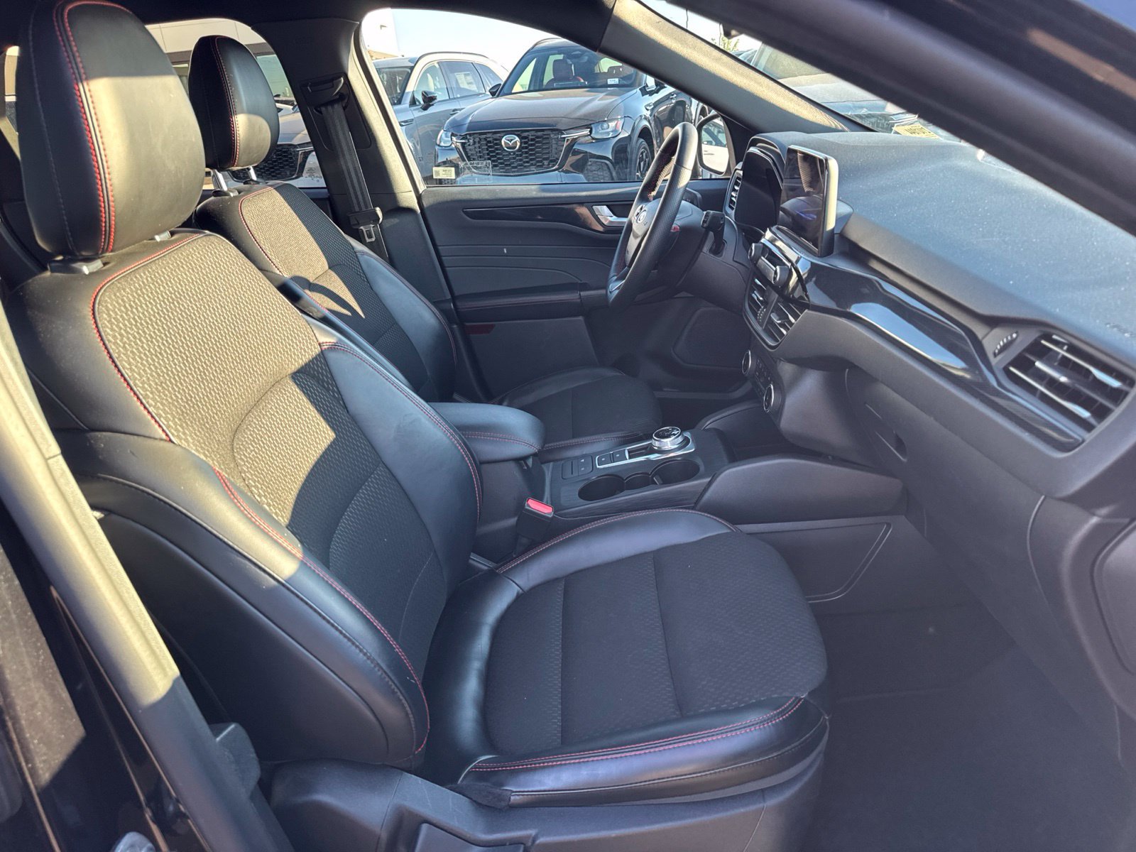 Used 2025 Ford Escape ST-Line Select AWD/4WD image 11