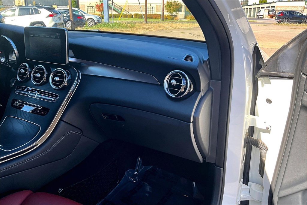 Used 2018 Mercedes-Benz GLC 300 4MATIC Coupe image 19
