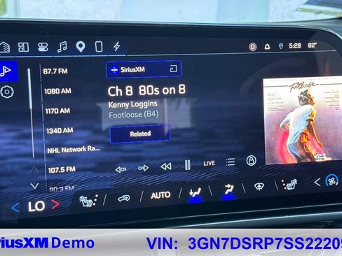 Used 2025 Chevrolet Equinox EV RS FWD image 54