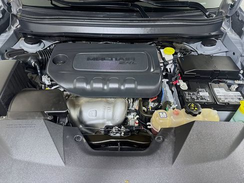 Used 2020 Jeep Cherokee Latitude Plus w/ Comfort/Convenience Group image 28