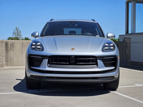 Certified 2026 Porsche Macan AWD/4WD image 11