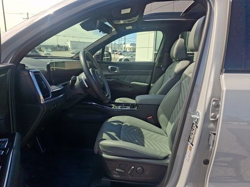 Certified 2025 Kia Sorento SX Prestige w/ Sage Leather Package AWD/4WD image 13