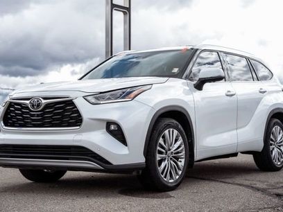 Used 2024 Toyota Highlander Platinum