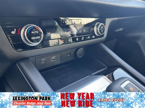 Used 2023 Mitsubishi Outlander SEL image 26