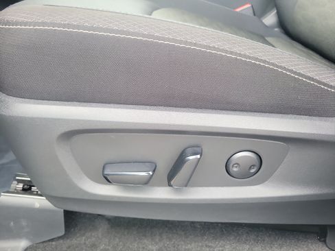 Used 2025 Nissan Pathfinder SV FWD image 13