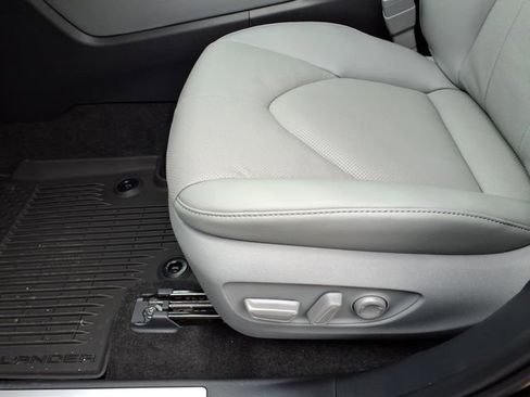 New 2026 Toyota Highlander Limited image 11