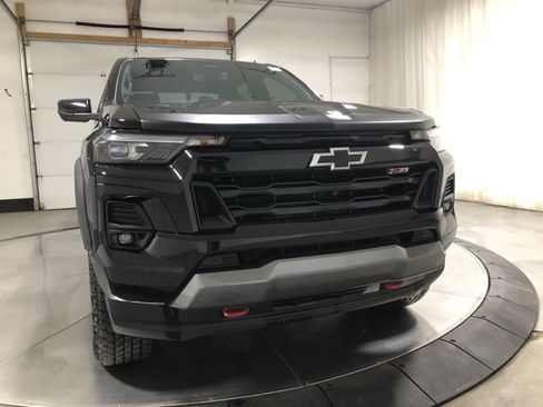 Used 2024 Chevrolet Colorado Z71 w/ Z71 Convenience Package 2 image 2