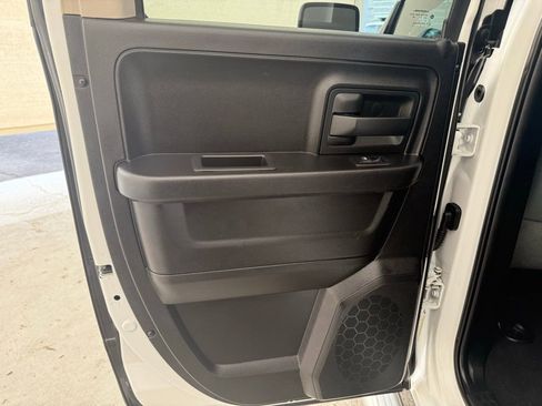 Used 2019 RAM 1500 Express w/ Express Value Package image 20