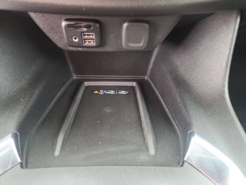 Used 2022 Chevrolet Traverse Premier AWD/4WD image 40
