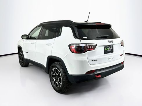 Used 2025 Jeep Compass Trailhawk AWD/4WD image 5