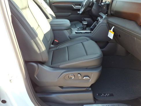 New 2026 GMC Sierra 1500 Denali w/ Denali Reserve Package image 8
