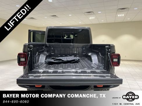 Used 2025 Jeep Gladiator Mojave AWD/4WD image 24
