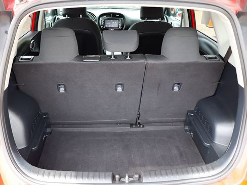 Used 2020 Kia Soul LX FWD image 23