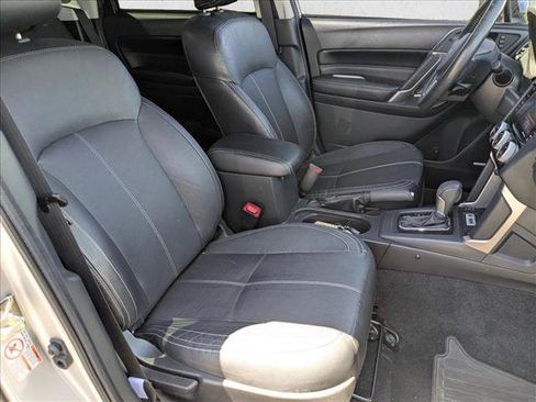 Used 2018 Subaru Forester 2.5i Touring AWD/4WD image 19
