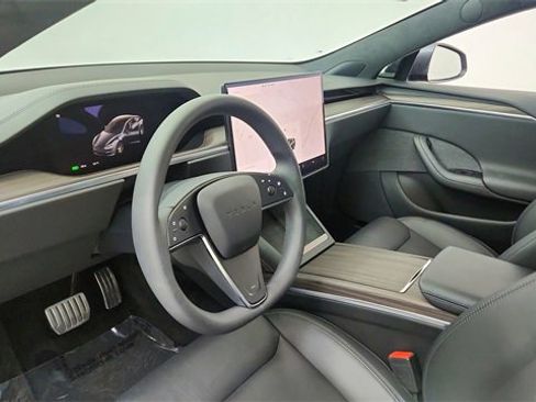 Used 2025 Tesla Model S image 17