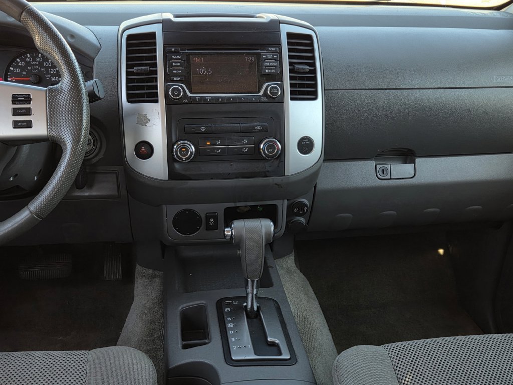 Used 2018 Nissan Frontier SV RWD image 10
