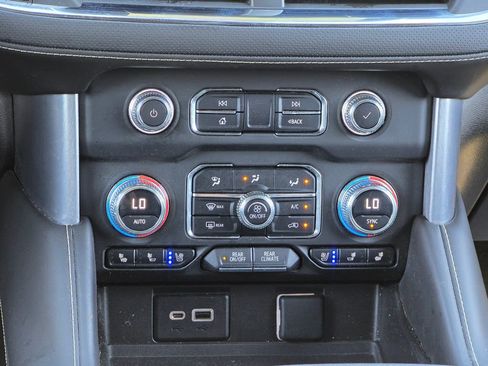 Certified 2023 GMC Yukon XL SLT image 36