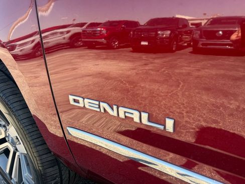 Used 2018 GMC Yukon Denali w/ Denali Ultimate Package AWD/4WD image 23