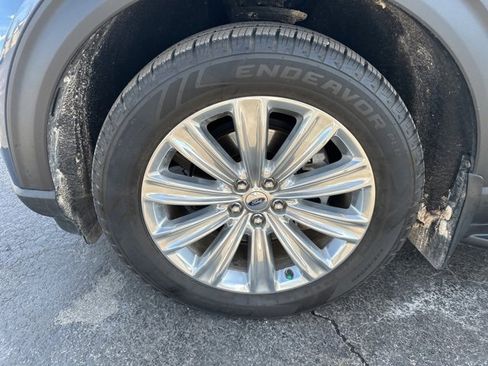 Used 2021 Ford Explorer Limited w/ Equipment Group 301A image 2