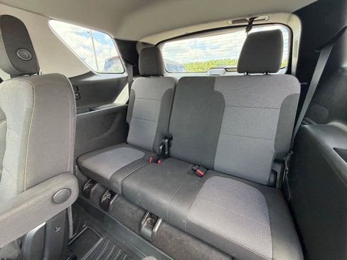 Used 2018 Chevrolet Traverse LT FWD image 11