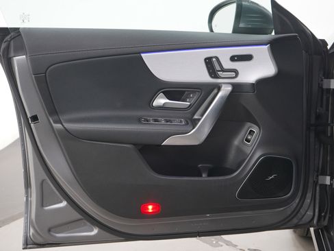 Used 2021 Mercedes-Benz CLA 250 4MATIC image 19