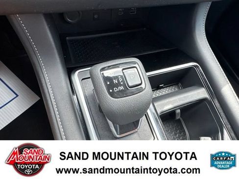 Used 2025 Nissan Pathfinder SL AWD/4WD image 20