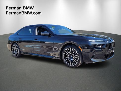Used 2026 BMW 740i w/ Executive Package image 1
