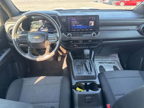 Used 2024 Chevrolet Colorado W/T image 11