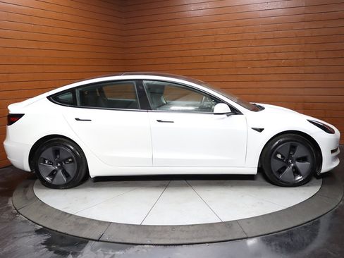 Used 2023 Tesla Model 3 Standard Range RWD image 17