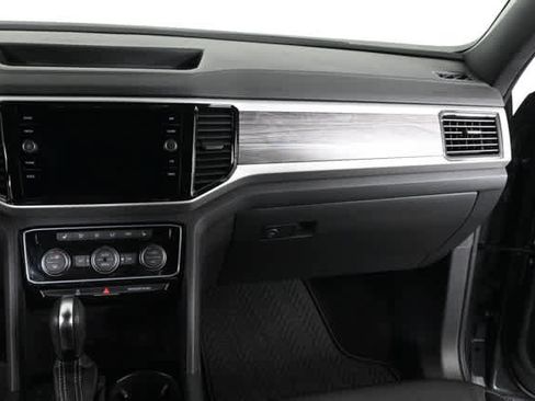 Certified 2023 Volkswagen Atlas Cross Sport SE image 16