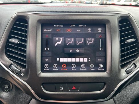 Used 2019 Jeep Cherokee Trailhawk w/ Cold Weather Group AWD/4WD image 35