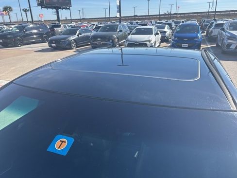 Used 2017 Toyota Camry XSE image 11