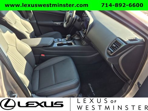 Used 2025 Lexus NX 250 FWD w/ Accessory Package (2T) image 7