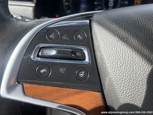 Used 2017 Cadillac Escalade Premium Luxury image 13