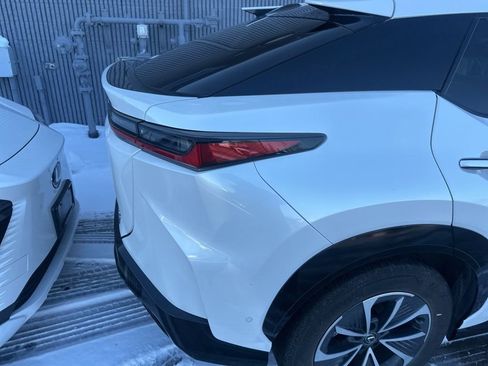 Used 2023 Lexus RZ 450e Premium w/ Technology Package image 12