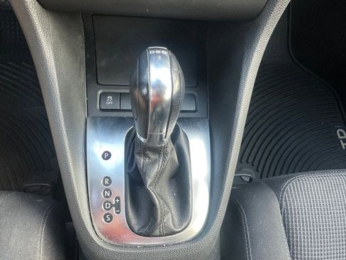 Used 2013 Volkswagen Golf TDI image 18