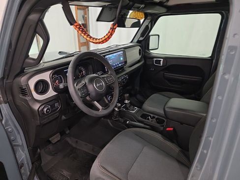 Used 2024 Jeep Wrangler Unlimited Sport AWD/4WD image 13