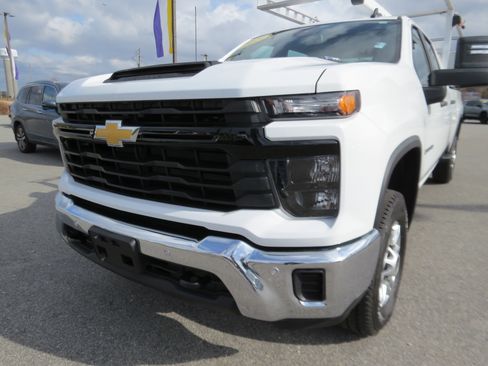 Used 2025 Chevrolet Silverado 2500 W/T w/ WT/CX Safety Package image 12