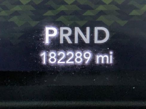 Used 2019 Jeep Wrangler Unlimited Sahara image 32