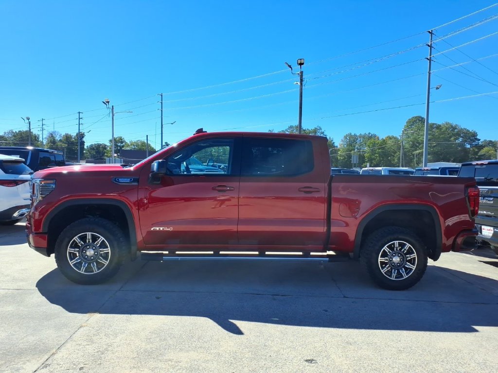 Used 2024 GMC Sierra 1500 AT4 w/ AT4 Premium Package AWD/4WD image 4
