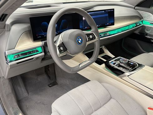 Certified 2023 BMW i7 xDrive60 AWD/4WD image 4